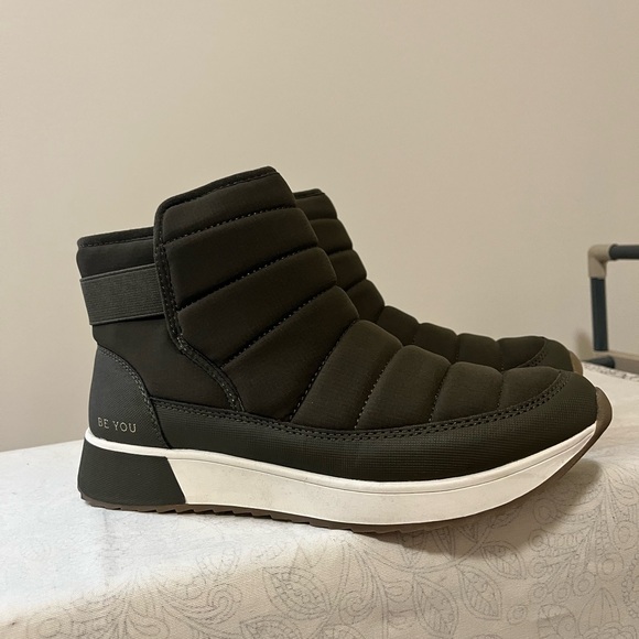 Dr. Scholl's Winter Snow Boots | Waterproof & Slip-On | Size 8M EUR 38 - Picture 5 of 9